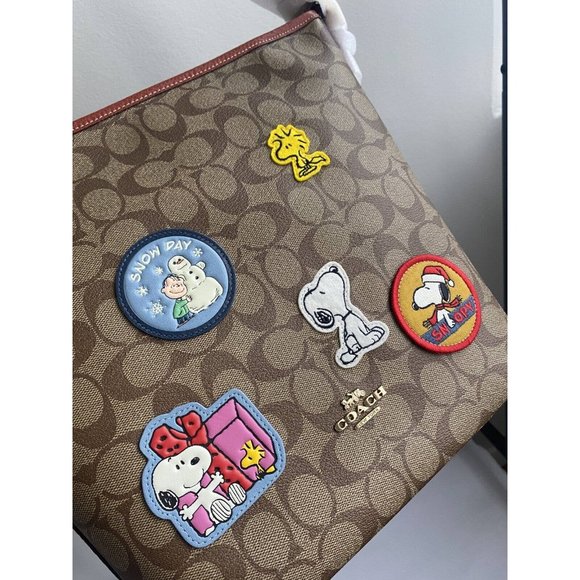 COACH PEANUTS VAL Duffle Signature Canvas Snoopy Winter Patches CF293 NWT - Picture 4 of 6